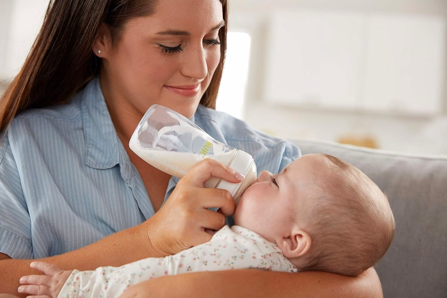 Μπιμπερό NUK Simply Natural με SafeTemp: Μωρό