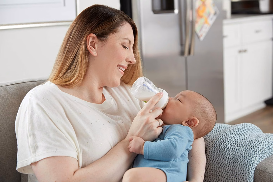 Μπιμπερό NUK Simply Natural με SafeTemp: Μωρό